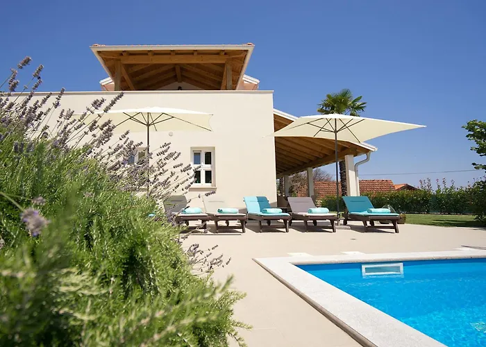 Pia By Interhome וילה אופטיה