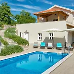 Pia By Interhome *