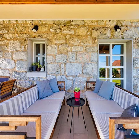 Pia By Interhome *